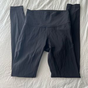 Lululemon black wunder under leggings!